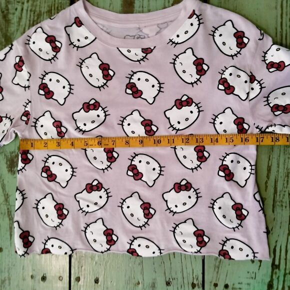 Hello Kitty Tee Shirt Cut Off Raw Hem Size XS Pink All Over Hello Kitty Graphics - Picture 5 of 6